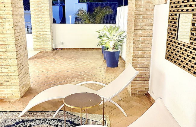 MONDRIAN Luxury Suites & Villas - Photo 35