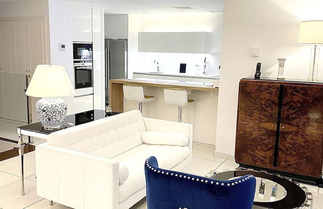 MONDRIAN Luxury Suites & Villas - Photo 26