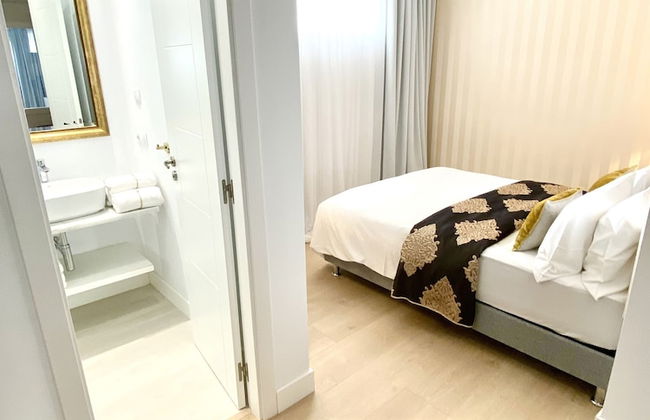 MONDRIAN Luxury Suites & Villas - Photo 13