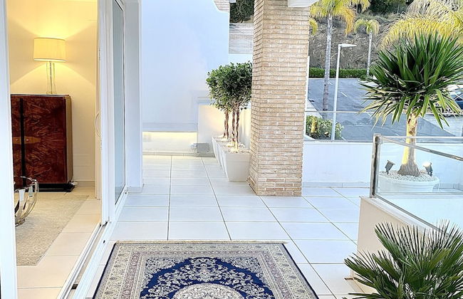 MONDRIAN Luxury Suites & Villas - Photo 37