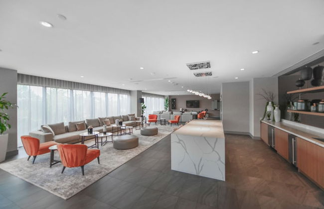 Spacious 2-Bedroom Condo at Doral Park - Foto 35