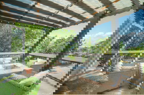 Foto 20 - Luxury Oceanfront Villa w 2 Pools Beach Pier