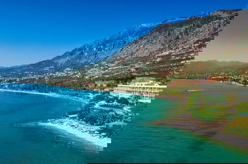 Foto 4 - Verga Beachside Getaway With Panoramic Seaviews