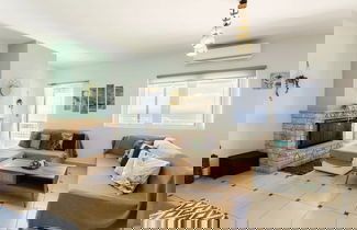 Foto 2 - Verga Beachside Getaway With Panoramic Seaviews