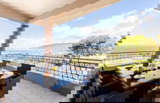 Foto 1 - Verga Beachside Getaway With Panoramic Seaviews