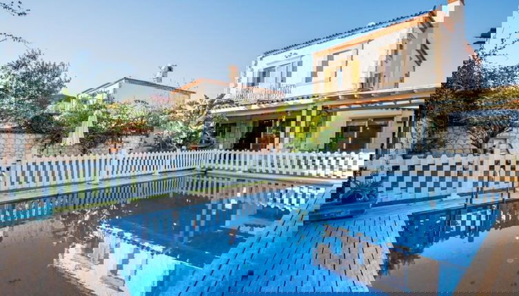 Foto 1 - Luxury Duplex Villa w Pool and Garden in Alacati