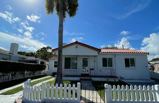 Cozy and Super Location 2 BR - Photo 28
