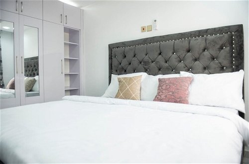 Foto 9 - Luxury 3 Bedroom Apartment With Wifi
