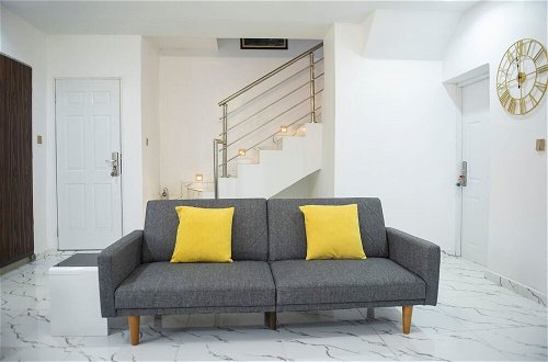 Foto 14 - Luxury 3 Bedroom Apartment With Wifi
