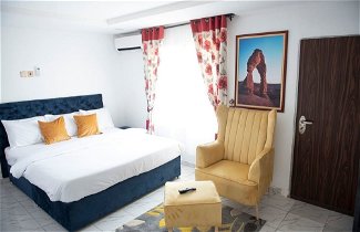Photo 3 - Luxury 3 Bedroom Apartment With Wifi
