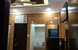 Photo 1 - Posh, Nice Foreigner Area Lajpat Ngar Luxury Room