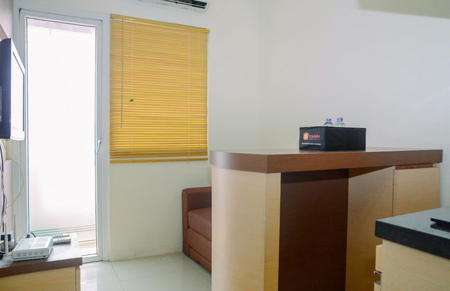 Fully Furnished and Cozy 2BR at Green Pramuka City Apartment - Foto 10