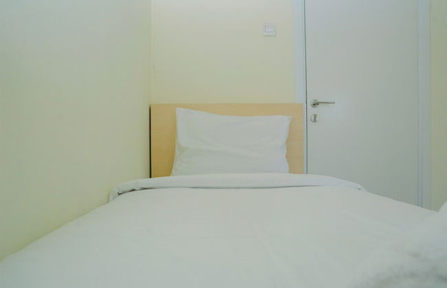 Fully Furnished and Cozy 2BR at Green Pramuka City Apartment - Foto 19