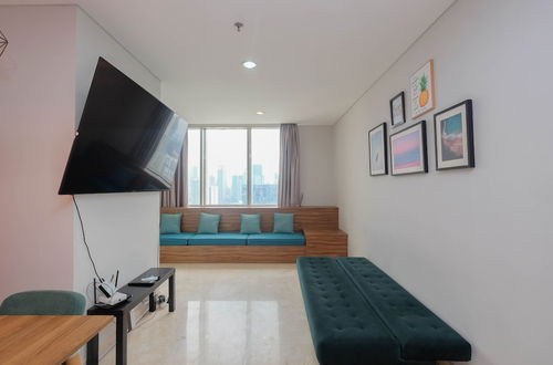 Photo 8 - Luxury And Strategic 1Br Apartment At The Empyreal Epicentrum