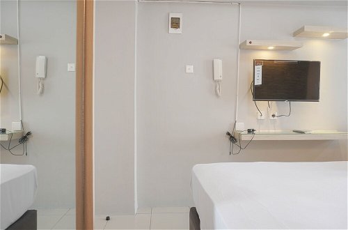 Photo 3 - Well Designed And Cozy Studio At Bassura City Apartment