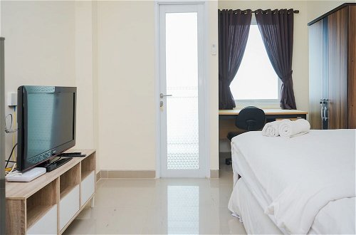 Photo 2 - Simply Look Studio Apartment At B Residence