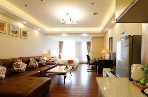 Photo 3 - Guangzhou Pengman Apartment Huanshidong