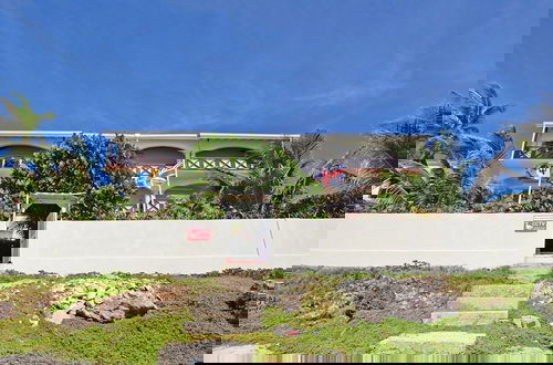 Foto 25 - Oceanfront 2-bed Apt With Pool Near Surfing - Rosalie #2 2 Bedroom Apts by Bluescape