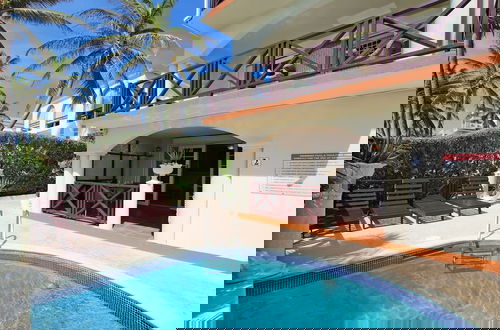 Foto 1 - Oceanfront 2-bed Apt With Pool Near Surfing - Rosalie #2 2 Bedroom Apts by Bluescape