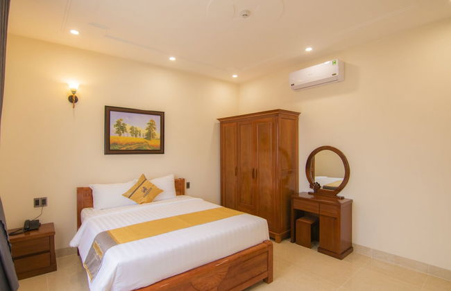 Prague Hotel Vung Tau - Photo 3