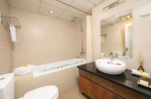 Photo 33 - Poonsa Duy Tan Hotel & Serviced Apartment