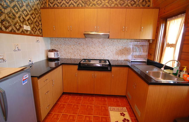 Villa ChavaMinerva Kayu - Ciater - Foto 8