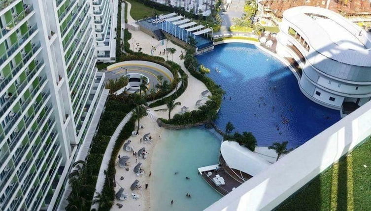 Foto 1 - Azure Urban Resort and Residences