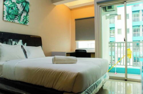 Foto 5 - Pool View Studio Room Apartment The Nest Puri