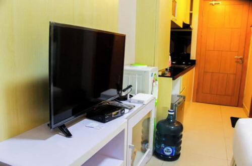 Photo 29 - Pool View Studio Room Apartment The Nest Puri