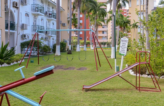 SandCastles Deluxe Beach Resort - Photo 72