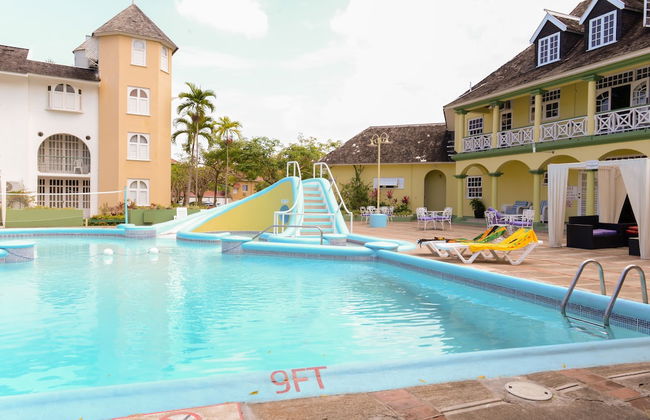 SandCastles Deluxe Beach Resort - Photo 65