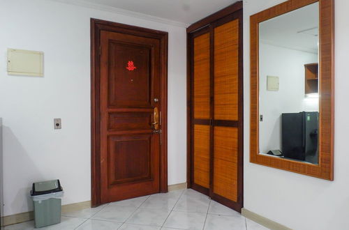 Foto 11 - Spacious Classic 1BR Apartment at Taman Beverly