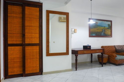 Photo 4 - Spacious Classic 1BR Apartment at Taman Beverly