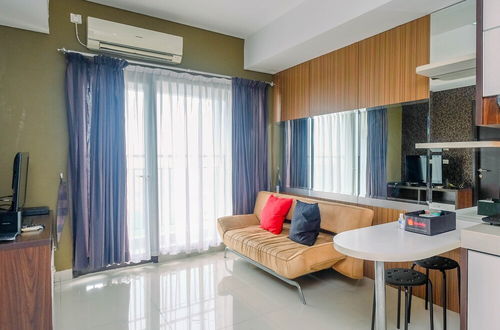 Foto 6 - Comfy and Minimalist 1BR Apartment at Atria Residence