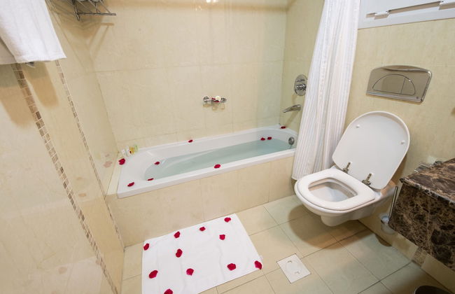 Al Diyafa Furnished Suites - Photo 24