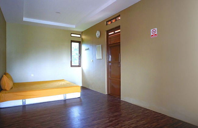 Villa Lisandsa by Ruang Nyaman - Foto 6