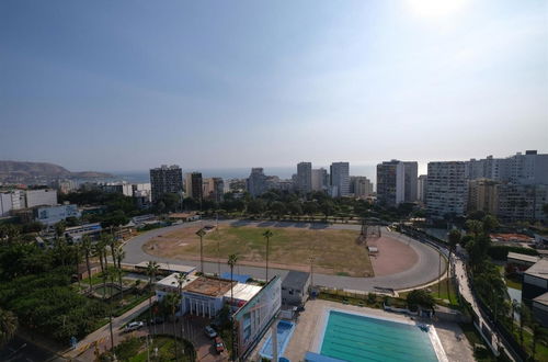 Photo 38 - Stylish apt Amazing Ocean View - Gym Karaoke Pool