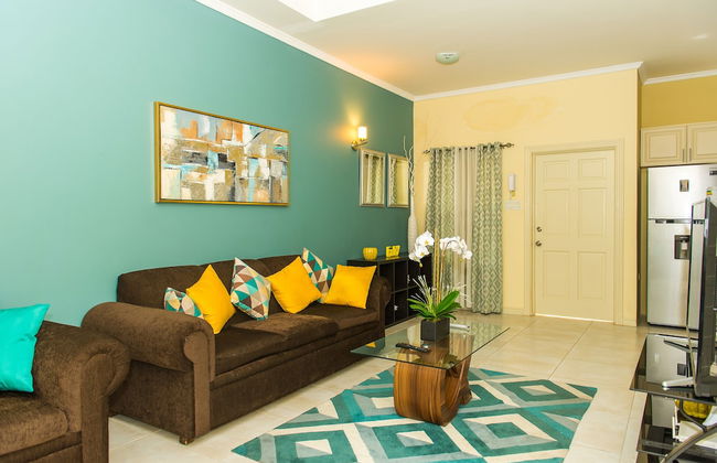 The US Embassy Luxury Apartment - Photo 16