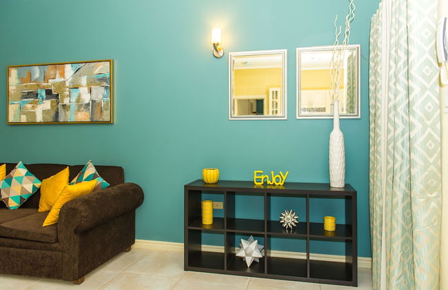 The US Embassy Luxury Apartment - Photo 15