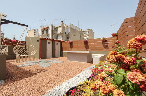 Foto 31 - Modern Apartment With Roof Terrace in Athens