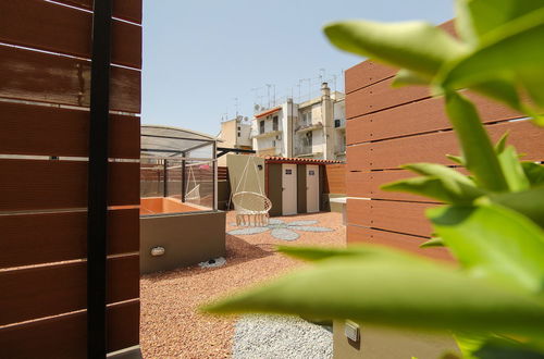 Foto 29 - Modern Apartment With Roof Terrace in Athens