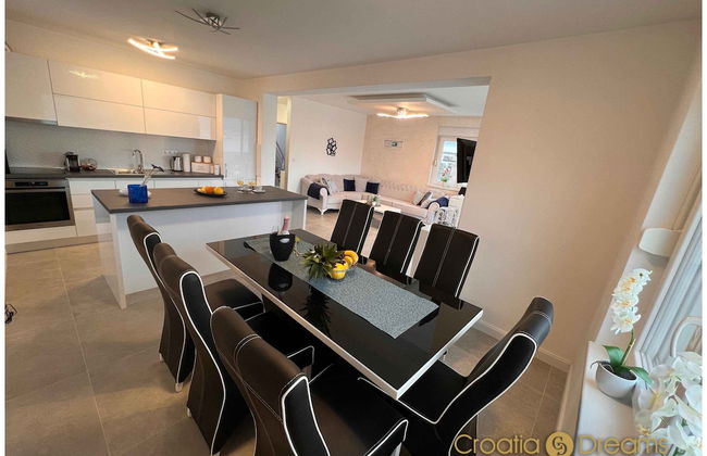 Oceanview Deluxe Penthouse Apartment With 89m2 Living Space & 90m2 Roof Terrace - Foto 17