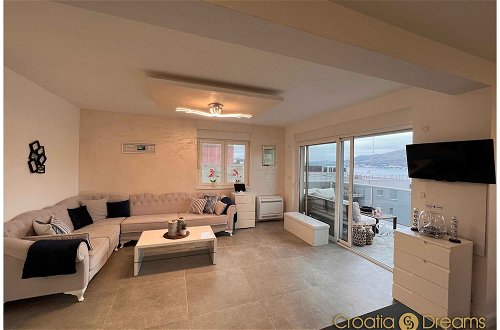 Photo 13 - Oceanview Deluxe Penthouse Apartment With 89m2 Living Space & 90m2 Roof Terrace