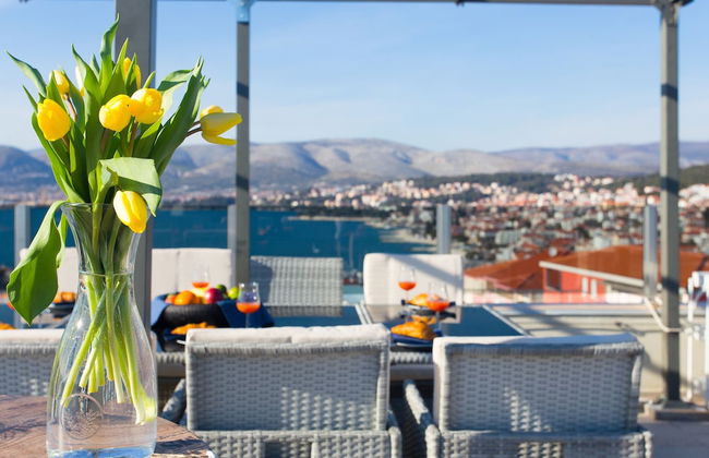 Oceanview Deluxe Penthouse Apartment With 89m2 Living Space & 90m2 Roof Terrace - Foto 1