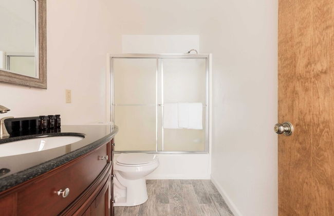 Wolfe by Avantstay 5mins Northstar! w/ Hot Tub, Fireplace, 2 Private Decks! - Foto 22