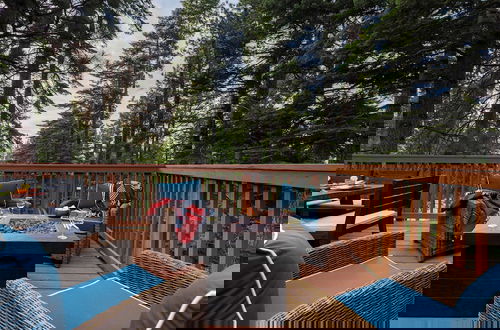 Foto 16 - Wolfe by Avantstay 5mins Northstar! w/ Hot Tub, Fireplace, 2 Private Decks