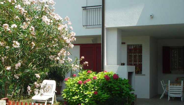 Foto 1 - Newly Renovated Villa With Private Garden