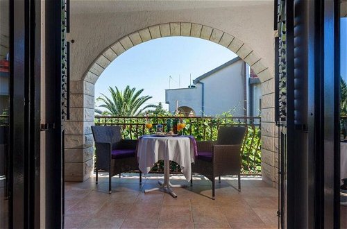 Foto 6 - Delightful Apartment With Balcony and Sea View