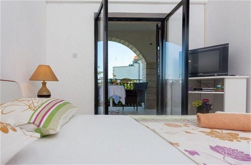 Photo 12 - Delightful Apartment With Balcony and Sea View