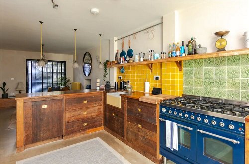 Photo 13 - Stunning 2 Bedroom House in Peaceful London Fields